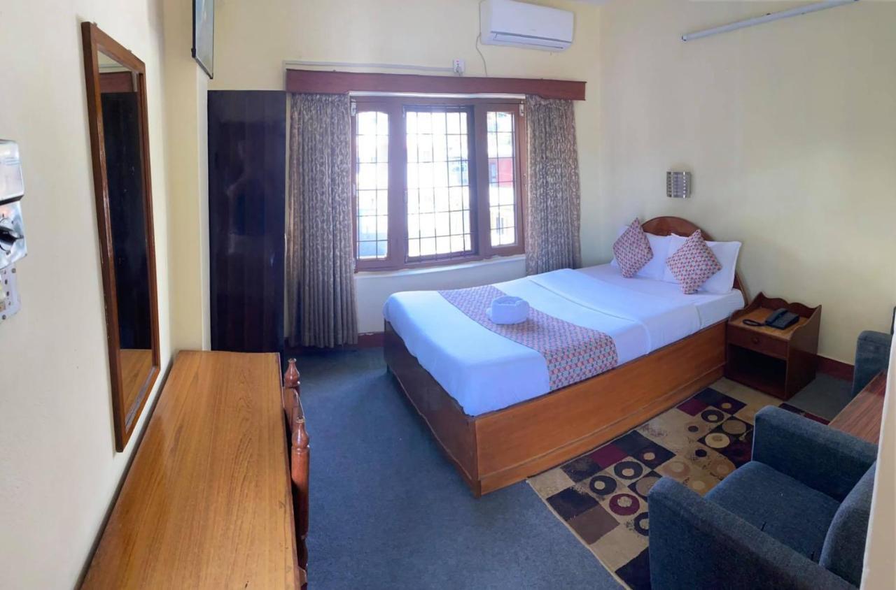 Hotel Blue Magnet Pokhara Exterior foto