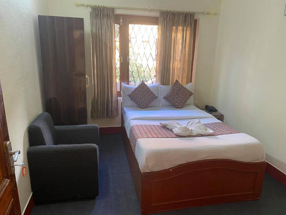 Hotel Blue Magnet Pokhara Exterior foto